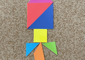 Rakieta z figur geometrycznych.