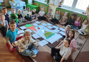 Dzieci uczą się jak jeść zdrowo i pysznie.