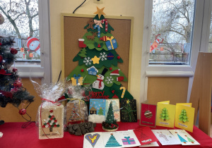 kartki świąteczne przygotowane przez społeczność przedszkolną