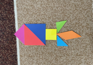 Rakieta z figur geometrycznych.