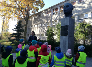 " Pamiętamy o ważnych postaciach historycznych"