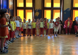 Dzieci podczas występu